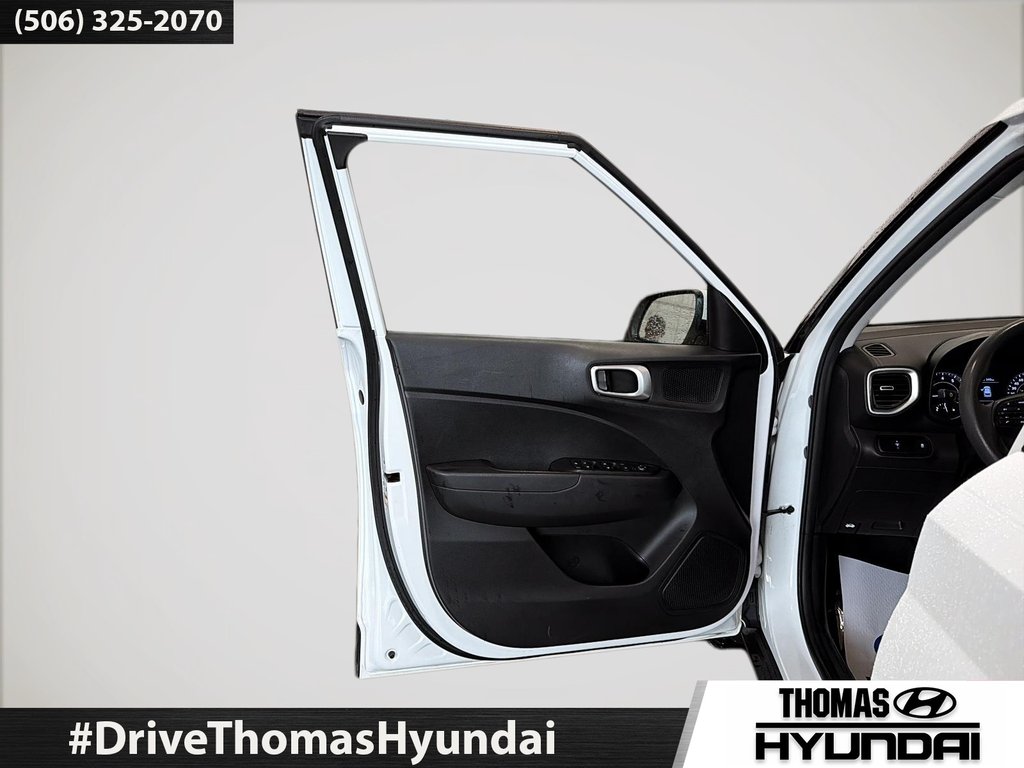Hyundai Venue Essential 2022 à Woodstock, Nouveau-Brunswick - 17 - w1024h768px