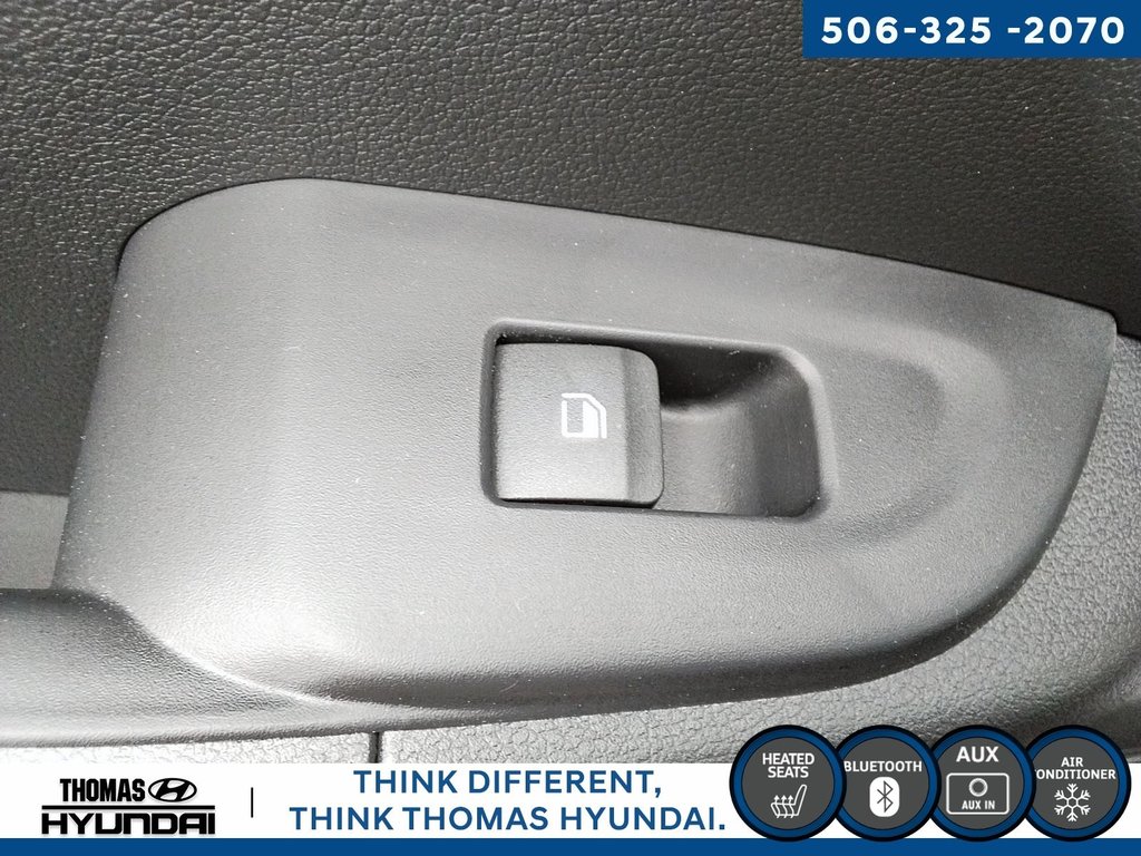 2025 Hyundai Venue Essential in Woodstock, New Brunswick - 24 - w1024h768px