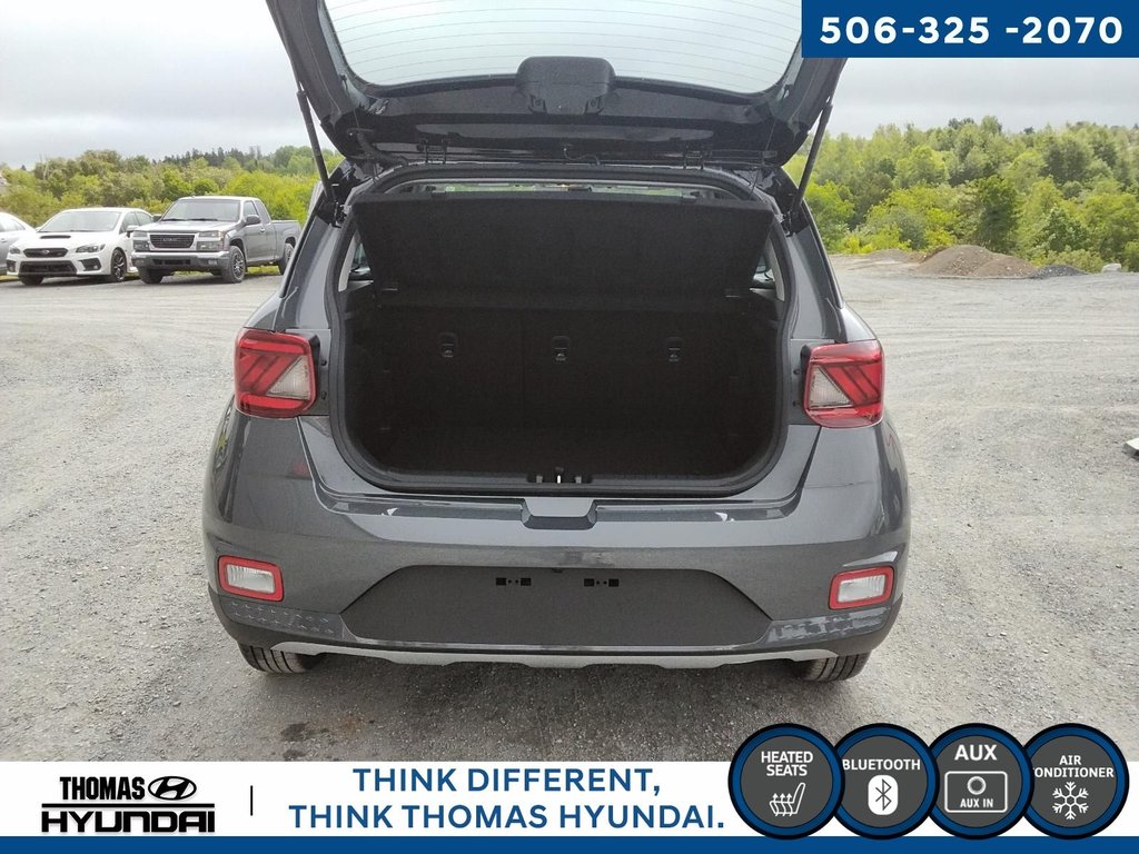 2025 Hyundai Venue Essential in Woodstock, New Brunswick - 40 - w1024h768px