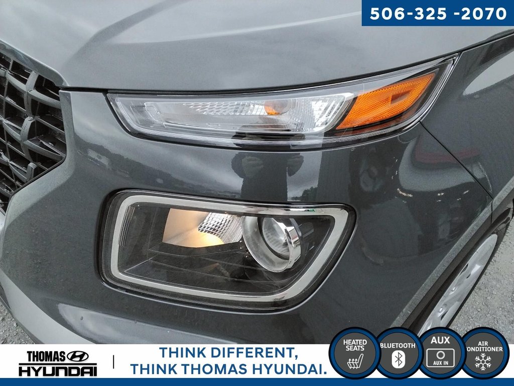 2025 Hyundai Venue Essential in Woodstock, New Brunswick - 9 - w1024h768px
