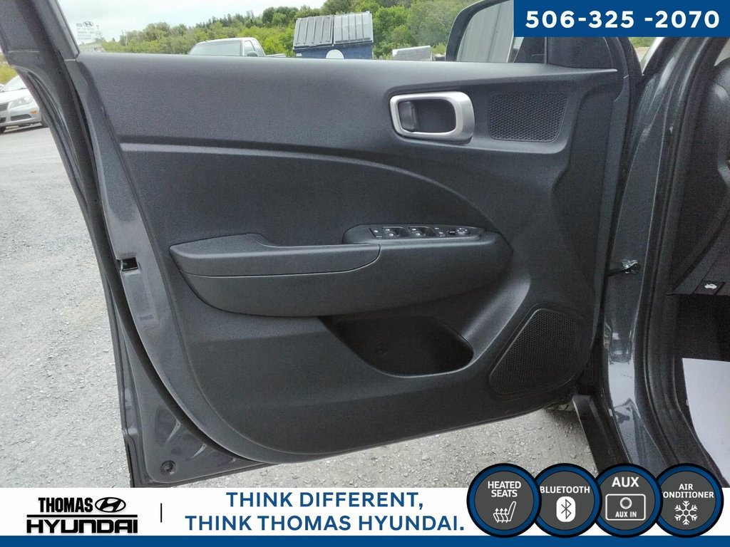2025 Hyundai Venue Essential in Woodstock, New Brunswick - 21 - w1024h768px