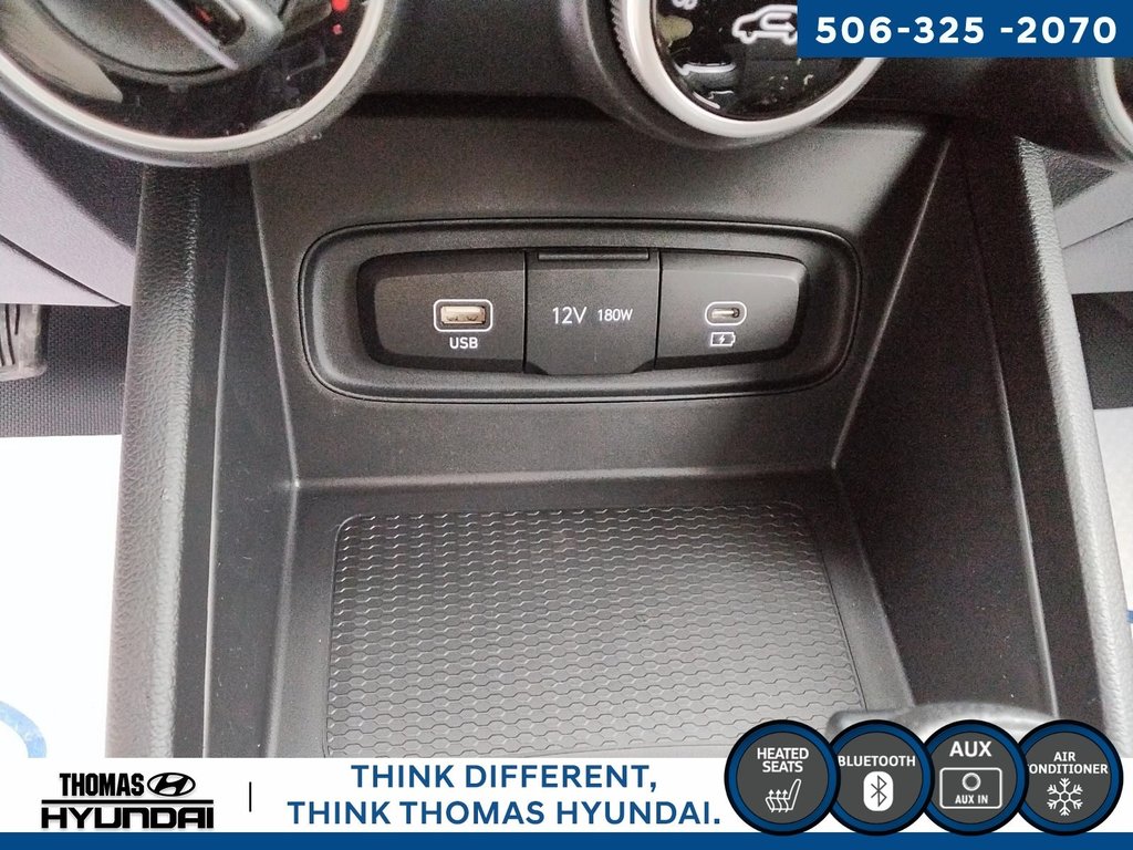 2025 Hyundai Venue Essential in Woodstock, New Brunswick - 34 - w1024h768px