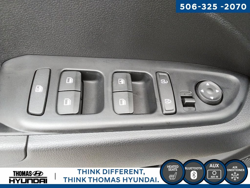 2025 Hyundai Venue Essential in Woodstock, New Brunswick - 20 - w1024h768px