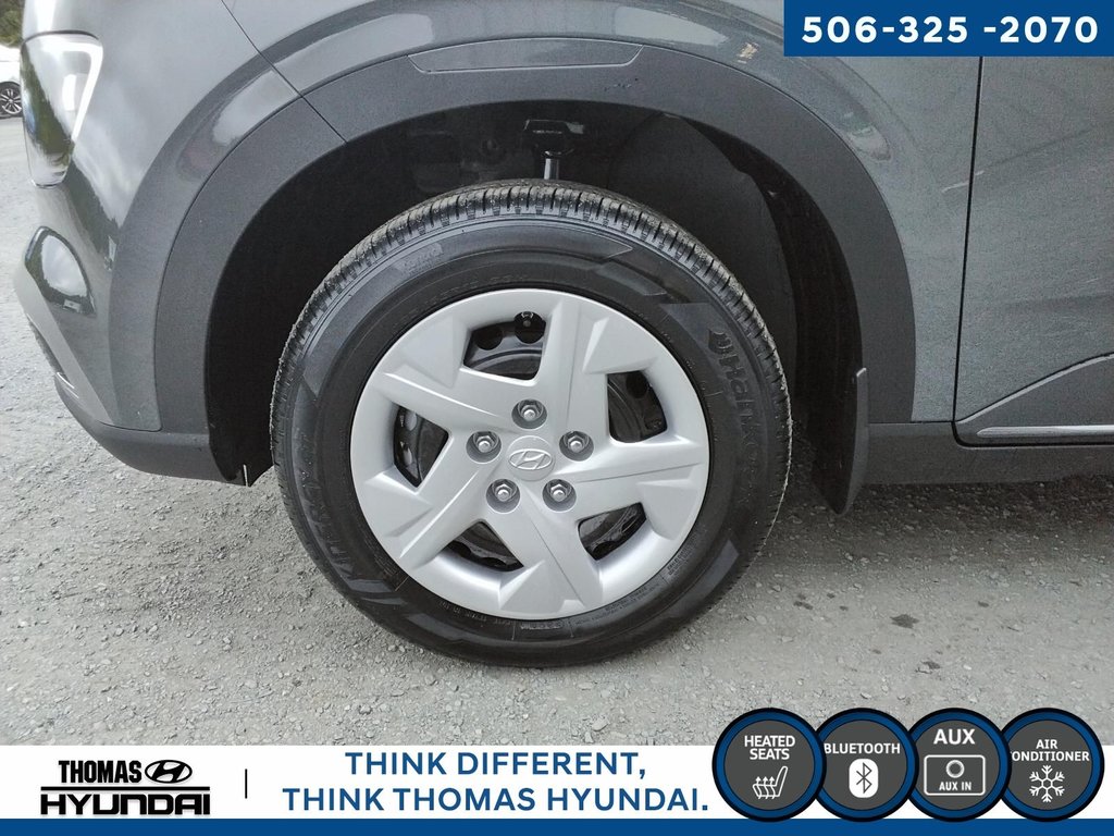 2025 Hyundai Venue Essential in Woodstock, New Brunswick - 13 - w1024h768px