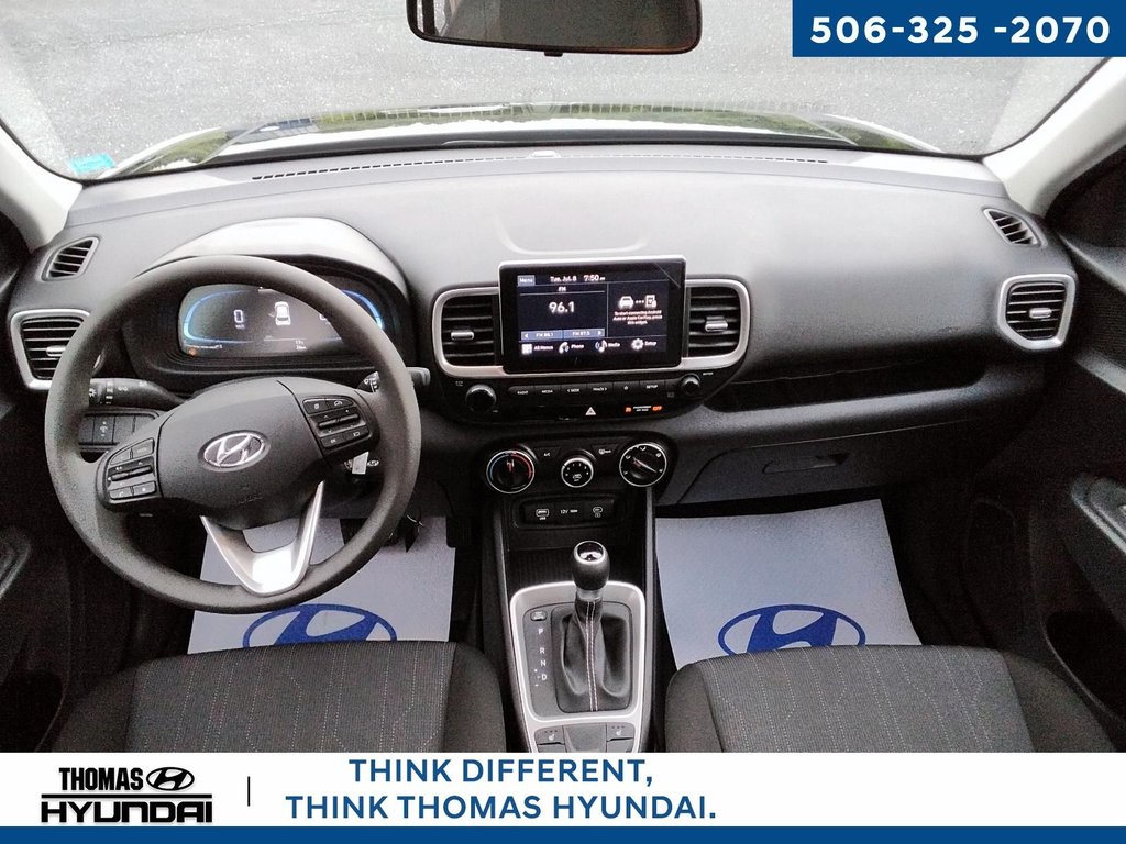Hyundai Venue Essential 2025 à Woodstock, Nouveau-Brunswick - 19 - w1024h768px