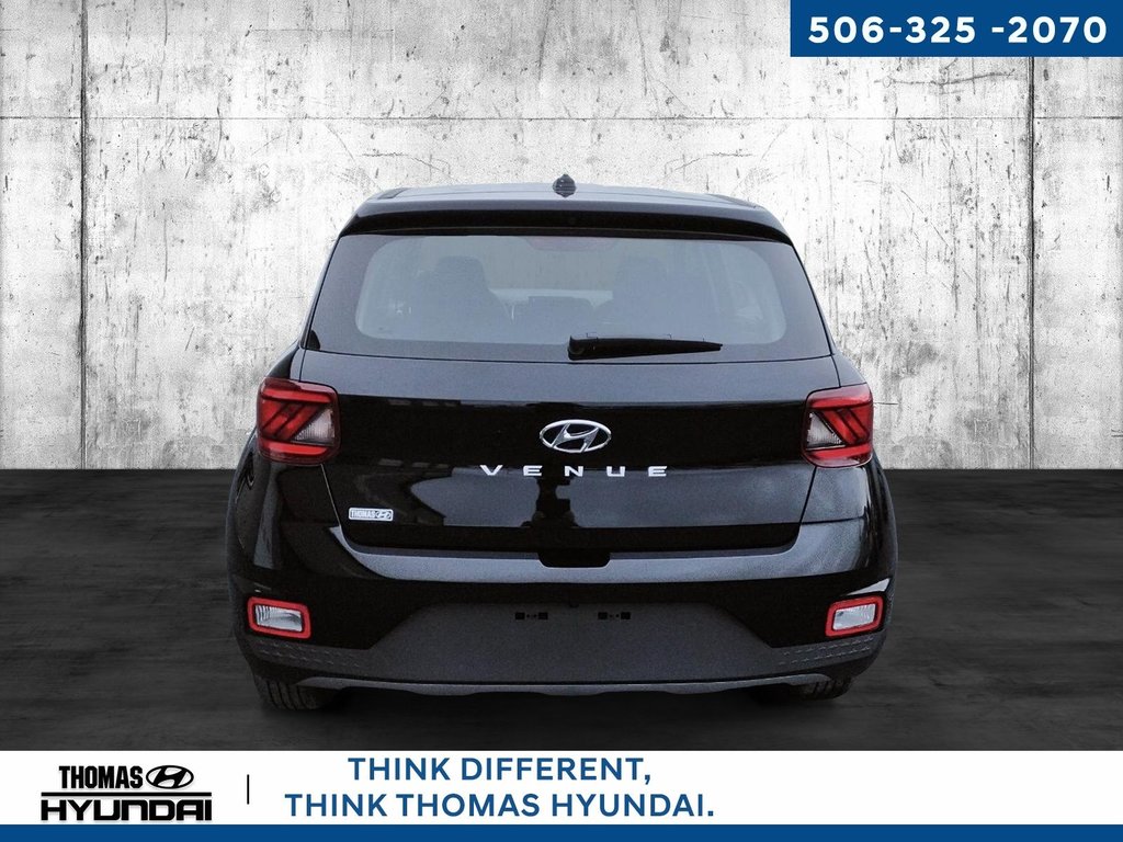 Hyundai Venue Essential 2025 à Woodstock, Nouveau-Brunswick - 4 - w1024h768px