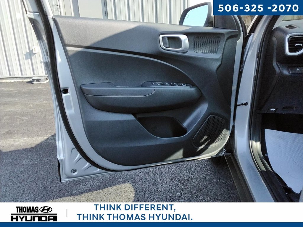 2025 Hyundai Venue Preferred in Woodstock, New Brunswick - 21 - w1024h768px