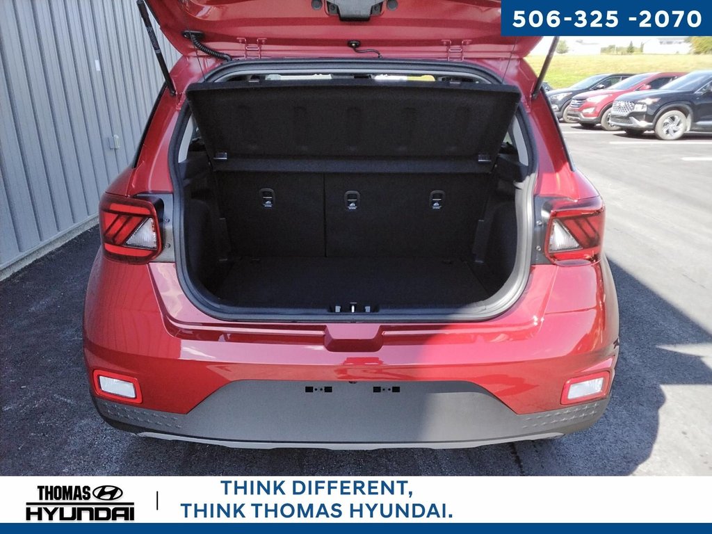 2025 Hyundai Venue Essential in Woodstock, New Brunswick - 39 - w1024h768px