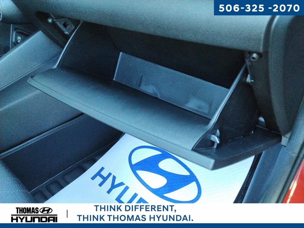 2025 Hyundai Venue Essential in Woodstock, New Brunswick - 36 - w1024h768px