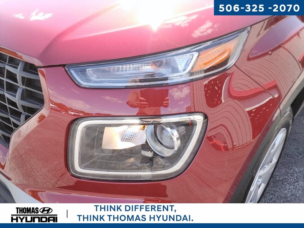 2025 Hyundai Venue Essential in Woodstock, New Brunswick - 9 - w1024h768px