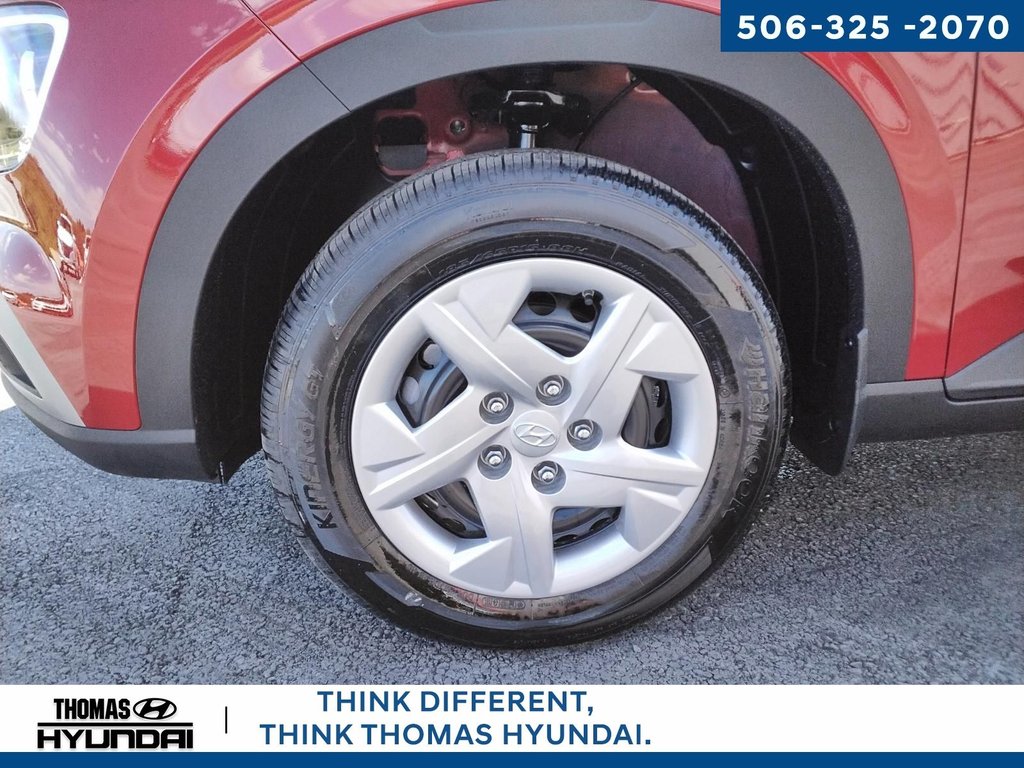 2025 Hyundai Venue Essential in Woodstock, New Brunswick - 13 - w1024h768px