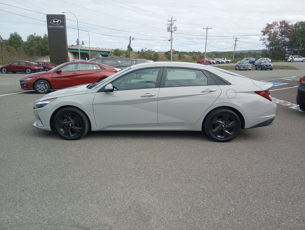 2021  Elantra Hybrid PREFERRED in New Glasgow, Nova Scotia - 2 - w1024h768px