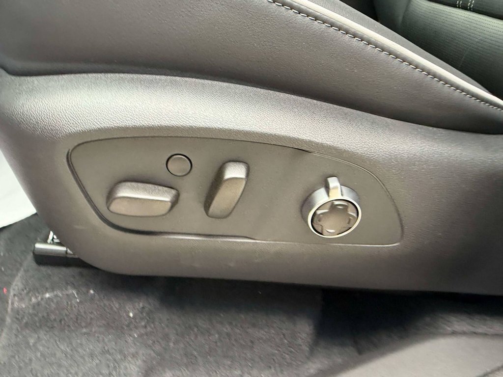 2025 Buick Enclave Avenir in Grand Falls, New Brunswick - 15 - w1024h768px