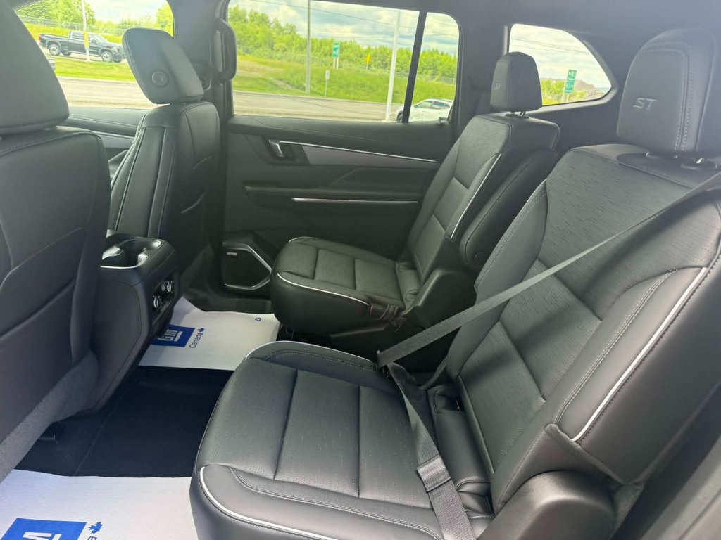 2026 Buick Enclave Sport Touring in Grand Falls, New Brunswick - 9 - w1024h768px