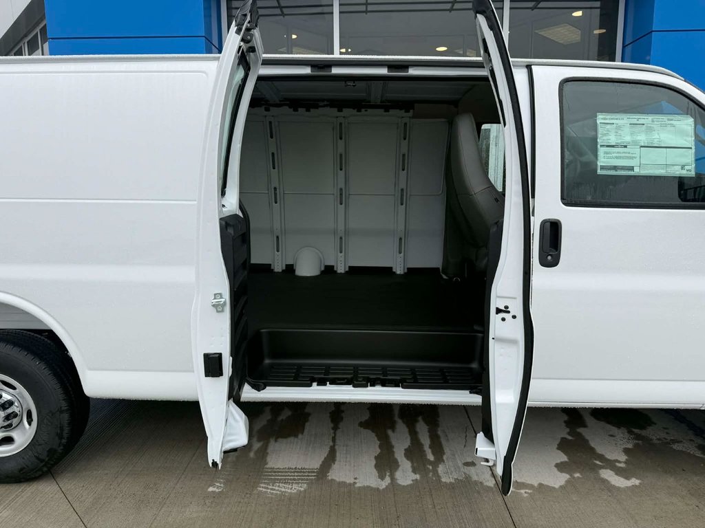 2026 Chevrolet EXPRESS CARGO VAN BASE in Grand Falls, New Brunswick - 5 - w1024h768px