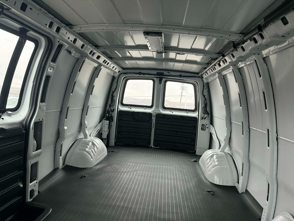 2026 Chevrolet EXPRESS CARGO VAN BASE in Grand Falls, New Brunswick - 16 - w1024h768px