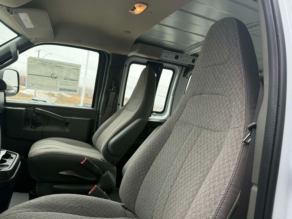 2026 Chevrolet EXPRESS CARGO VAN BASE in Grand Falls, New Brunswick - 10 - w1024h768px