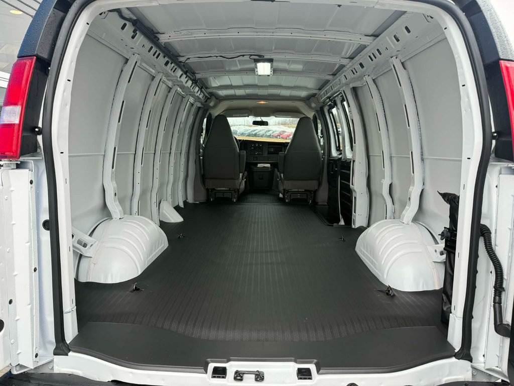 2026 Chevrolet EXPRESS CARGO VAN BASE in Grand Falls, New Brunswick - 9 - w1024h768px