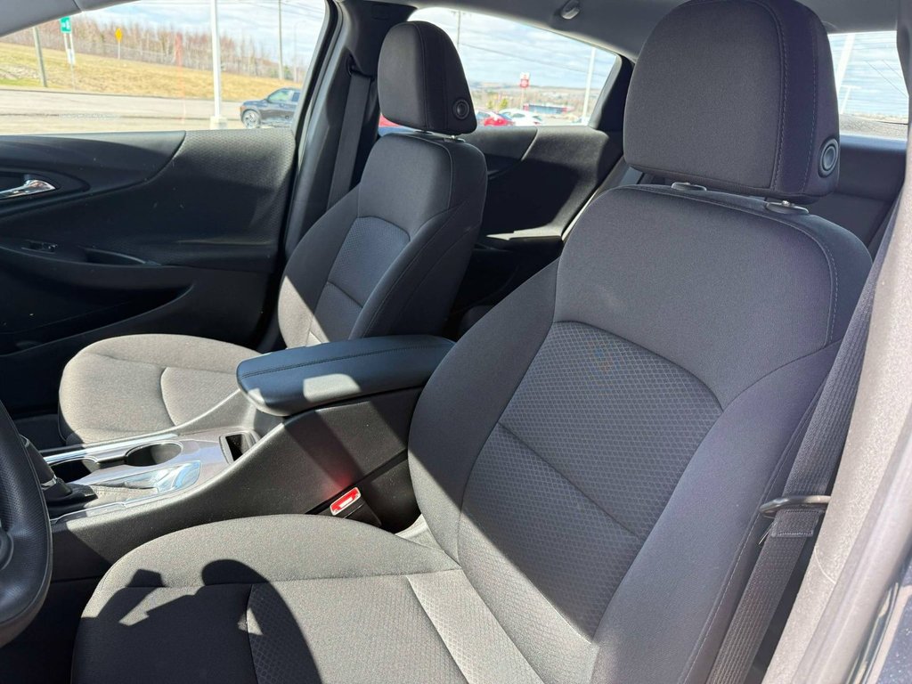 2019 Chevrolet Malibu LT in Grand Falls, New Brunswick - 11 - w1024h768px
