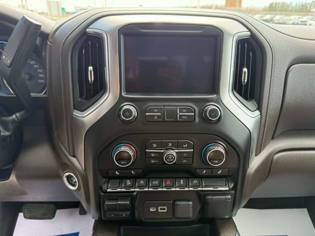 2019 Chevrolet Silverado 1500 RST in Grand Falls, New Brunswick - 12 - w1024h768px