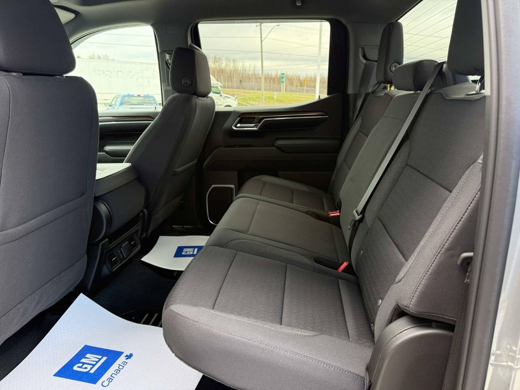 2023 Chevrolet Silverado 1500 LT in Grand Falls, New Brunswick - 11 - w1024h768px