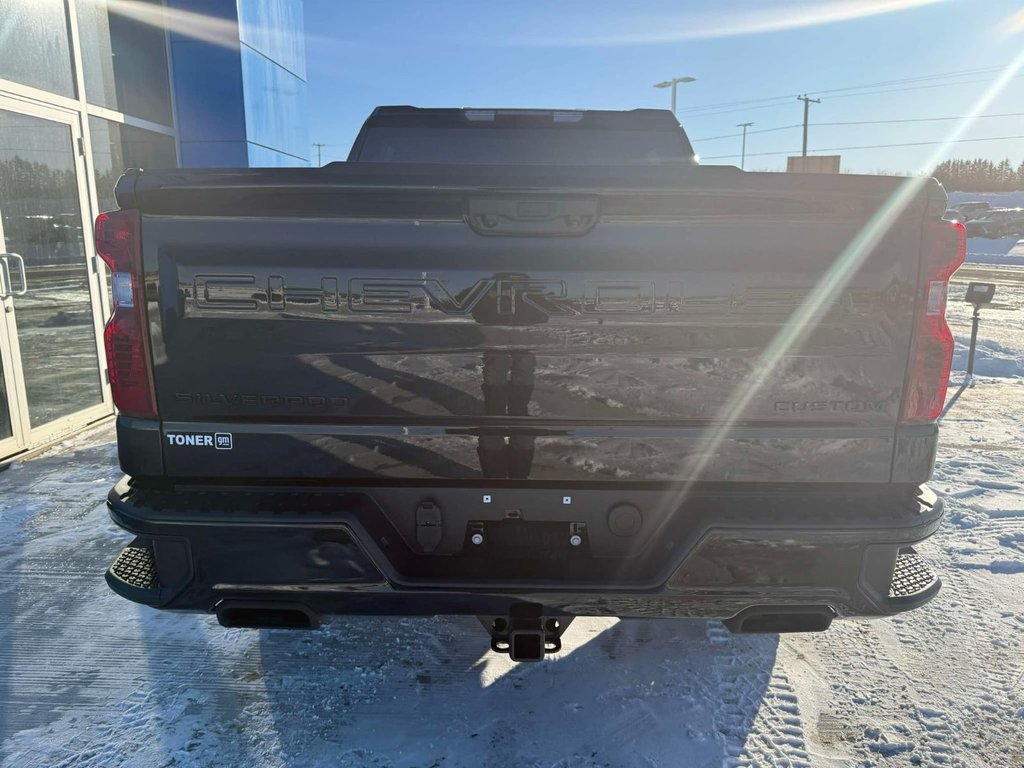 Chevrolet Silverado 1500 Custom Trail Boss 2025 à Grand Falls, Nouveau-Brunswick - 5 - w1024h768px