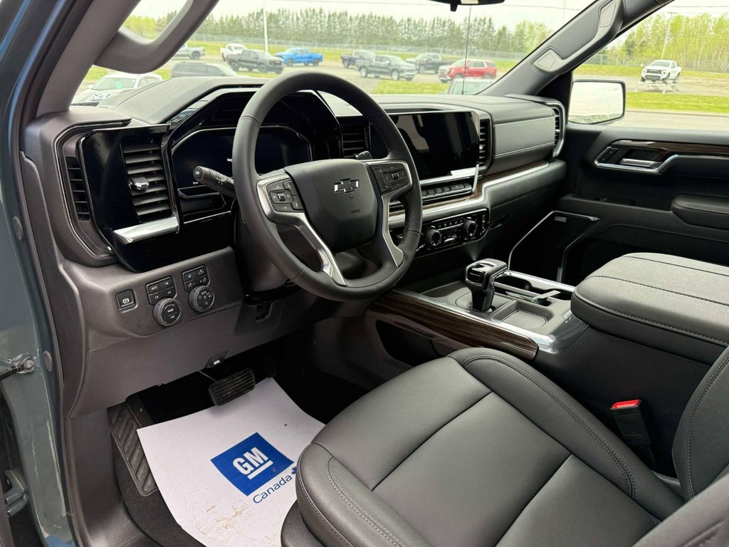 2025 Chevrolet Silverado 1500 LT Trail Boss in Grand Falls, New Brunswick - 8 - w1024h768px
