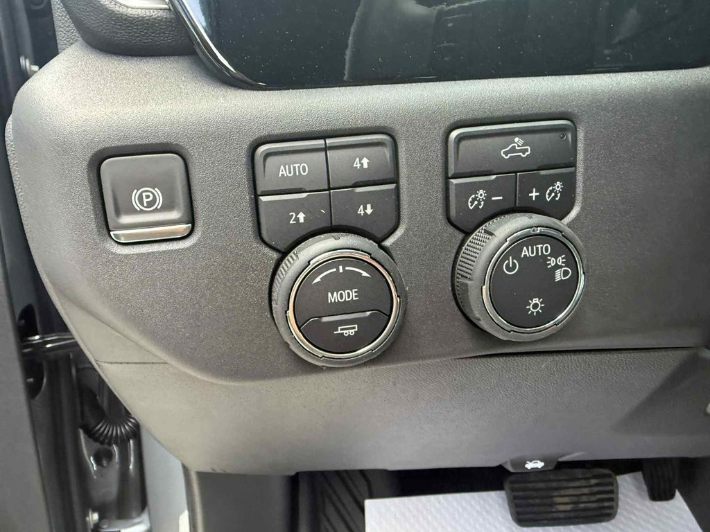 2025 Chevrolet Silverado 1500 LT in Grand Falls, New Brunswick - 14 - w1024h768px