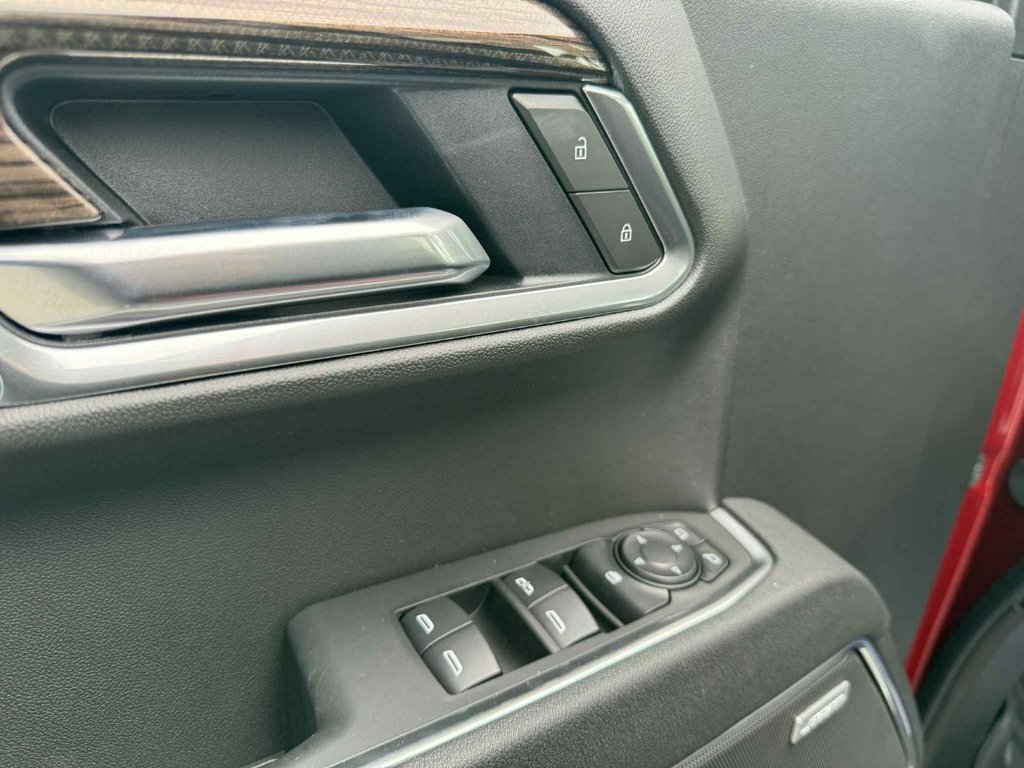 2025 Chevrolet SILVERADO 1500 RST in Grand Falls, New Brunswick - 8 - w1024h768px