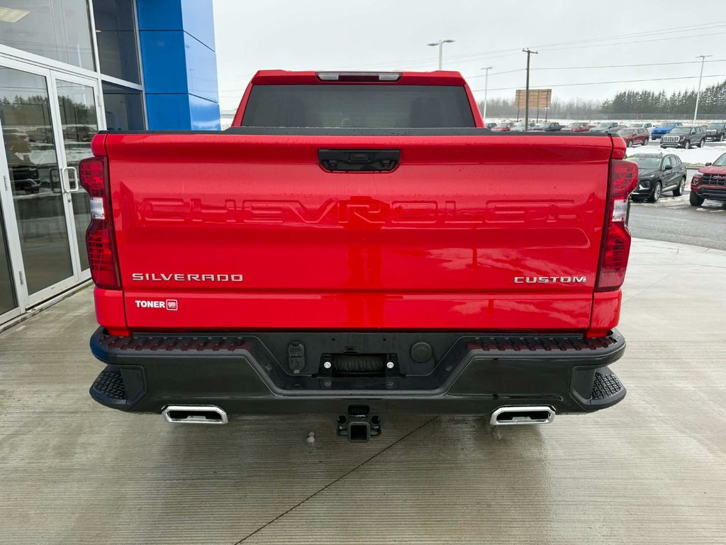 Chevrolet Silverado 1500 Custom Trail Boss 2026 à Grand Falls, Nouveau-Brunswick - 9 - w1024h768px