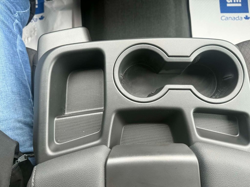 Chevrolet Silverado 1500 Custom Trail Boss 2026 à Grand Falls, Nouveau-Brunswick - 7 - w1024h768px