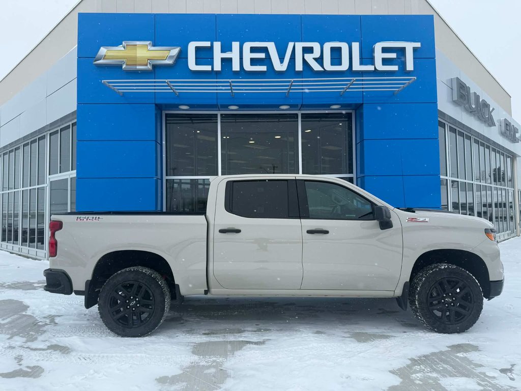 Chevrolet Silverado 1500 Custom Trail Boss 2026 à Grand Falls, Nouveau-Brunswick - 4 - w1024h768px