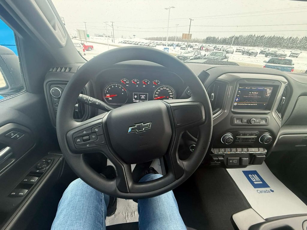 Chevrolet Silverado 1500 Custom Trail Boss 2026 à Grand Falls, Nouveau-Brunswick - 14 - w1024h768px