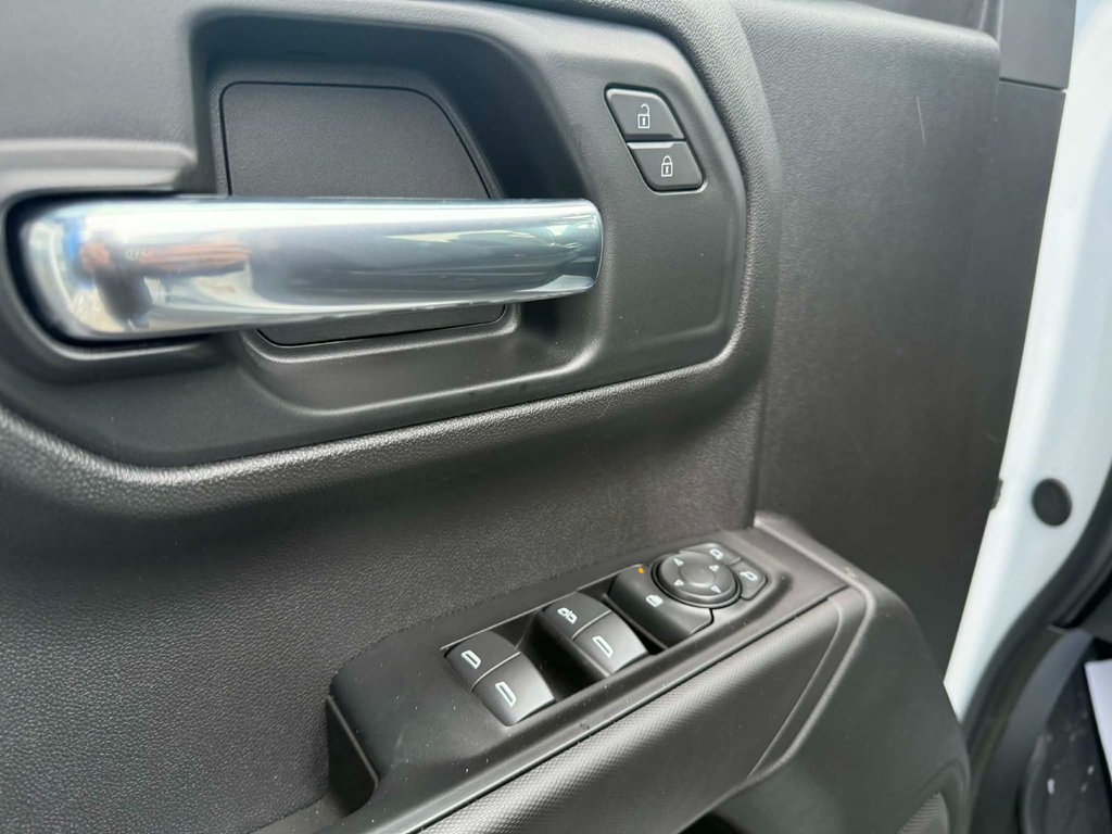 Chevrolet Silverado 1500 Custom Trail Boss 2026 à Grand Falls, Nouveau-Brunswick - 16 - w1024h768px