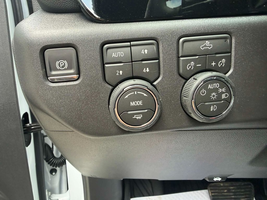 Chevrolet Silverado 1500 LT Trail Boss 2026 à Grand Falls, Nouveau-Brunswick - 11 - w1024h768px