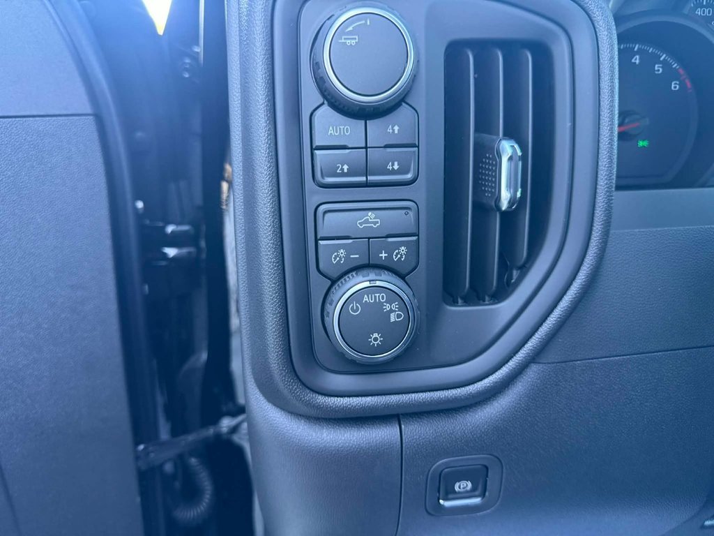 2026 Chevrolet Silverado 1500 Custom Trail Boss in Grand Falls, New Brunswick - 7 - w1024h768px