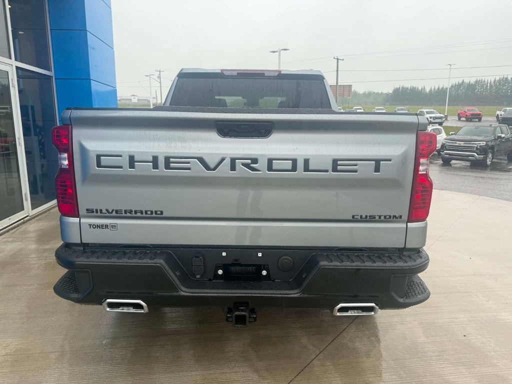 Chevrolet Silverado 1500 Custom Trail Boss 2026 à Grand Falls, Nouveau-Brunswick - 7 - w1024h768px