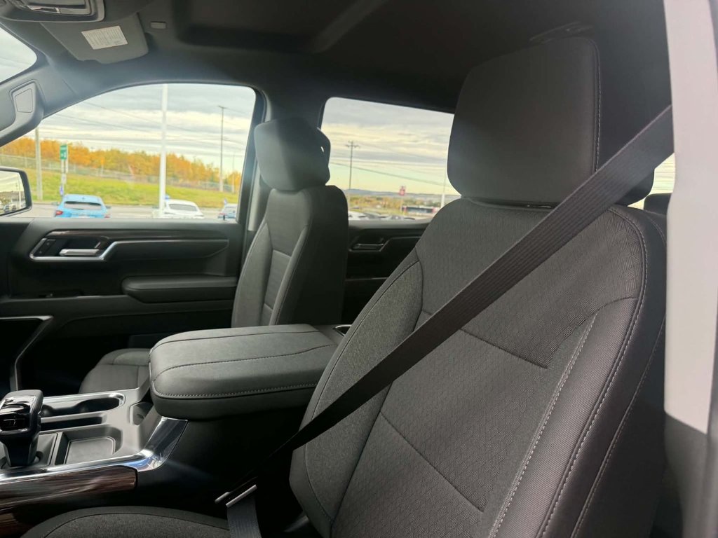 2026 Chevrolet Silverado 1500 LT in Grand Falls, New Brunswick - 8 - w1024h768px