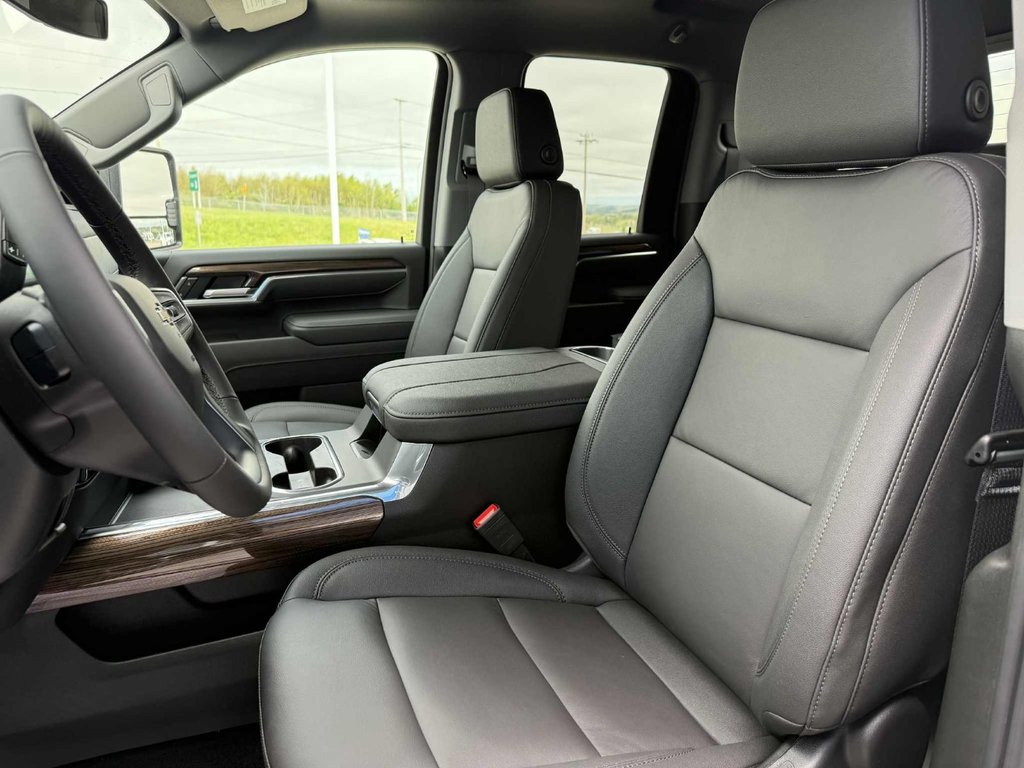 2025 Chevrolet SILVERADO 2500 HD LT in Grand Falls, New Brunswick - 14 - w1024h768px