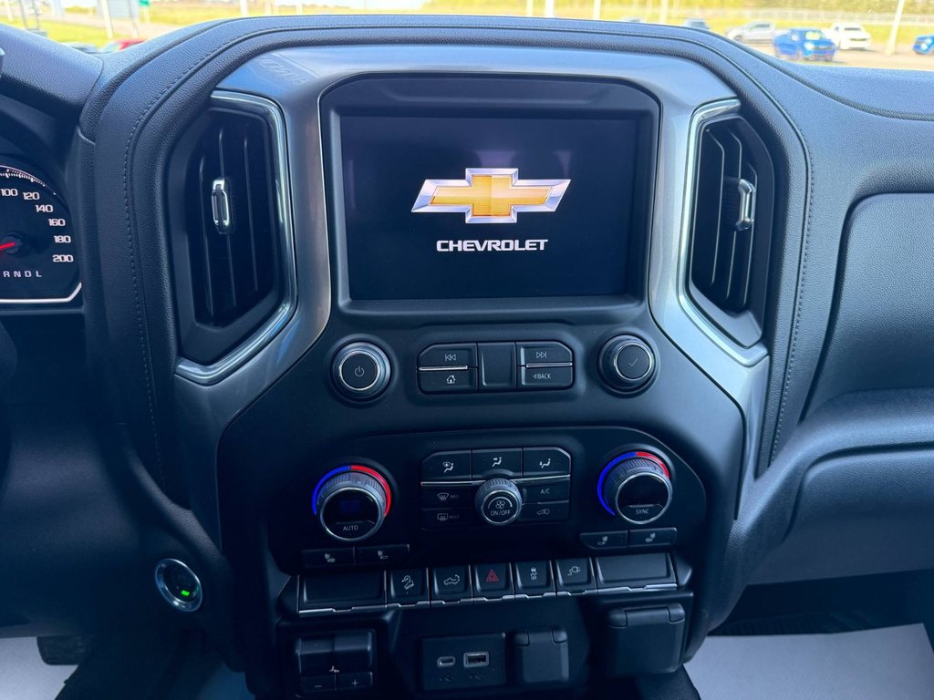 2022 Chevrolet Silverado 2500HD LT in Grand Falls, New Brunswick - 11 - w1024h768px