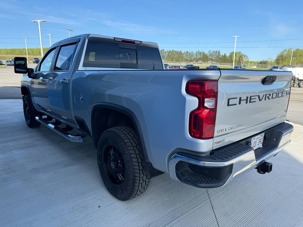 2022 Chevrolet Silverado 2500HD LT in Grand Falls, New Brunswick - 6 - w1024h768px