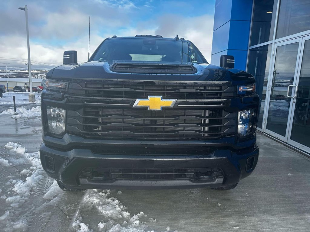 2025 Chevrolet SILVERADO 2500 HD CUSTOM in Grand Falls, New Brunswick - 2 - w1024h768px