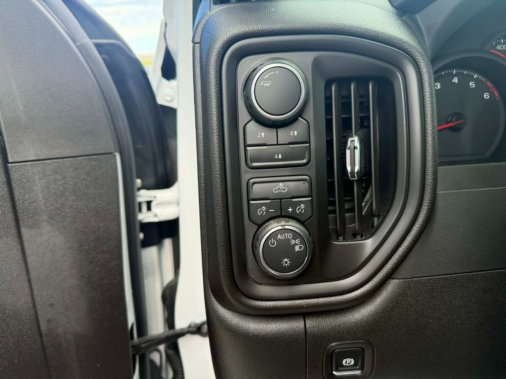2025 Chevrolet Silverado 2500HD Custom in Grand Falls, New Brunswick - 13 - w1024h768px