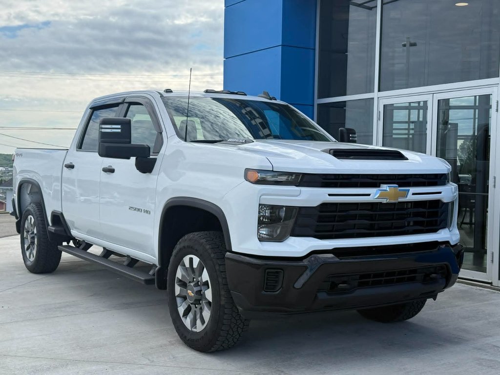 2025 Chevrolet Silverado 2500HD Custom in Grand Falls, New Brunswick - 2 - w1024h768px