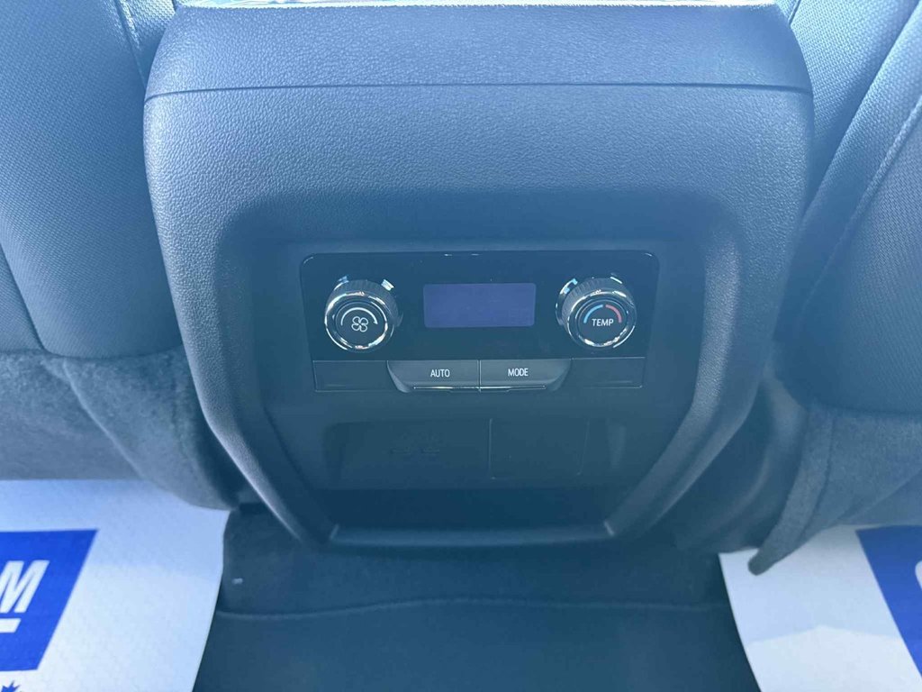 2026 Chevrolet Traverse LT in Grand Falls, New Brunswick - 10 - w1024h768px