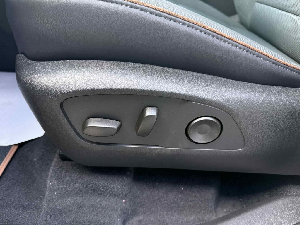 2026 GMC Acadia AT4 in Grand Falls, New Brunswick - 10 - w1024h768px