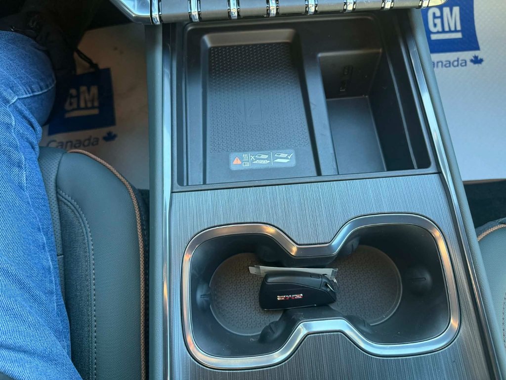 2026 GMC Acadia AT4 in Grand Falls, New Brunswick - 10 - w1024h768px