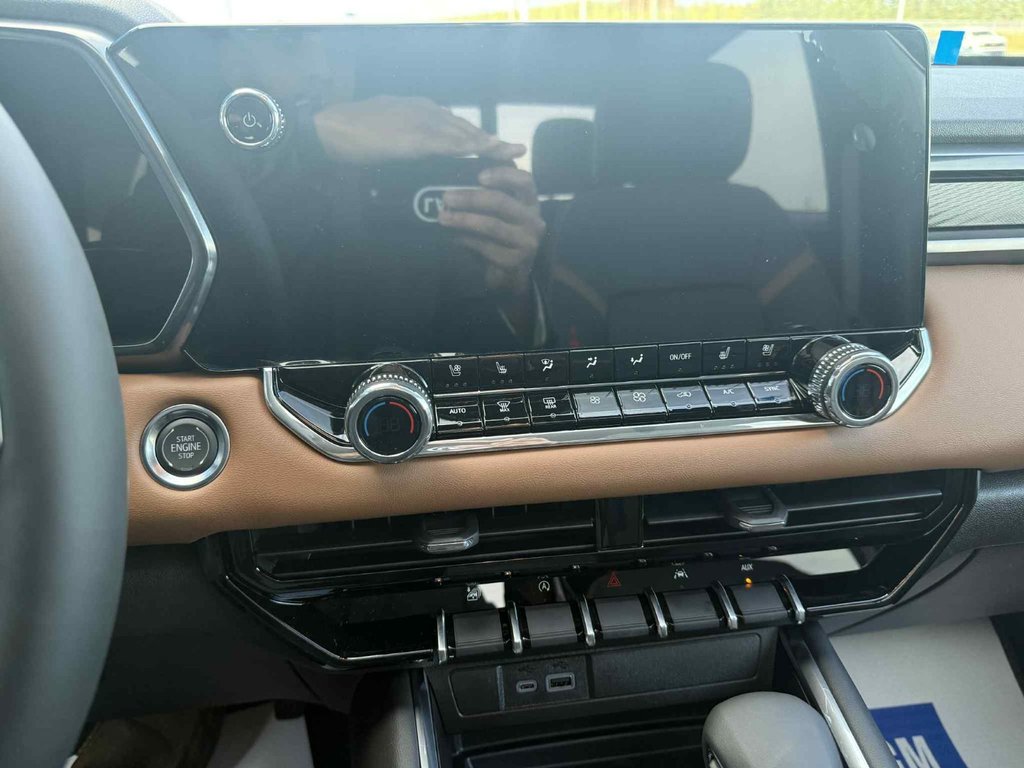 2026 GMC Canyon AT4 in Grand Falls, New Brunswick - 16 - w1024h768px