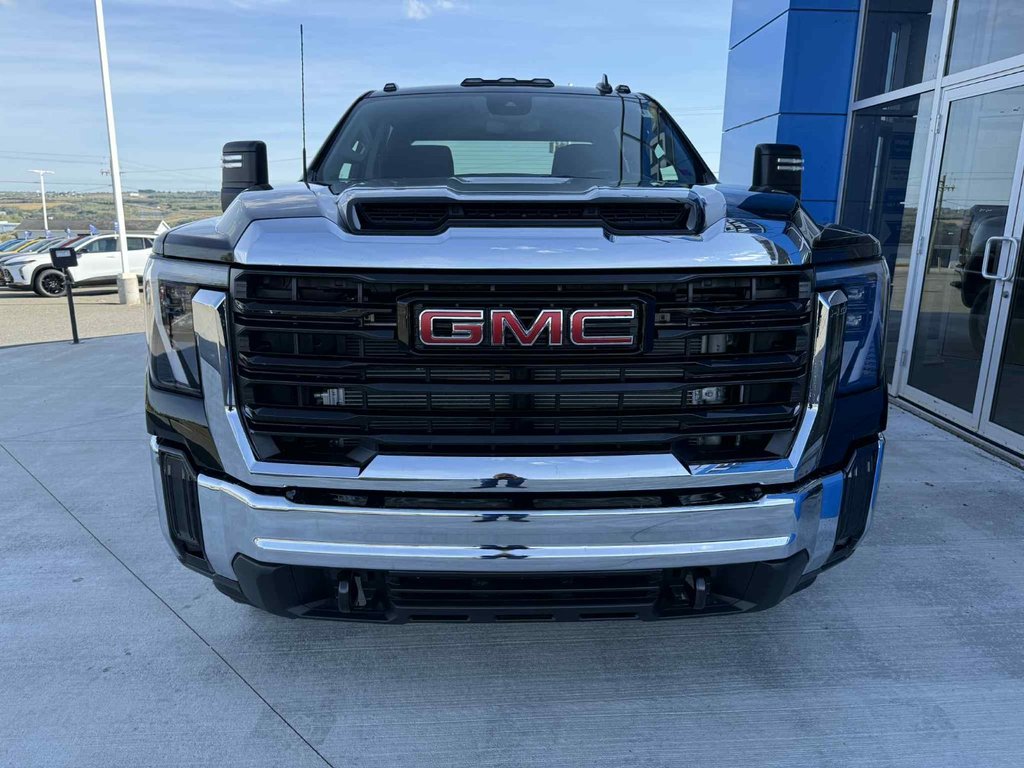 GMC Sierra 3500 HD PRO DRW 2025 à Grand Falls, Nouveau-Brunswick - 3 - w1024h768px