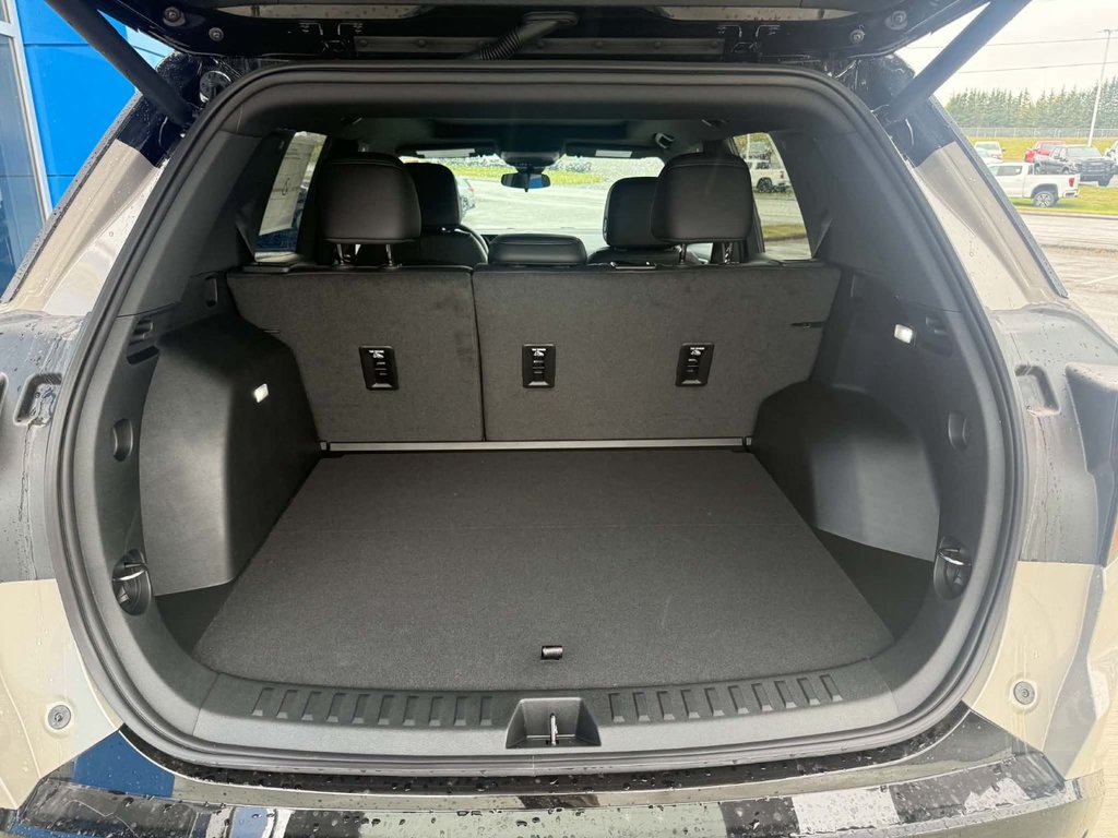 2027 GMC Terrain AT4 in Grand Falls, New Brunswick - 8 - w1024h768px